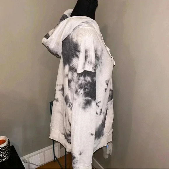 Zyia - Hendrix Thermal Pocket  Hoodie - Picture 3 of 5